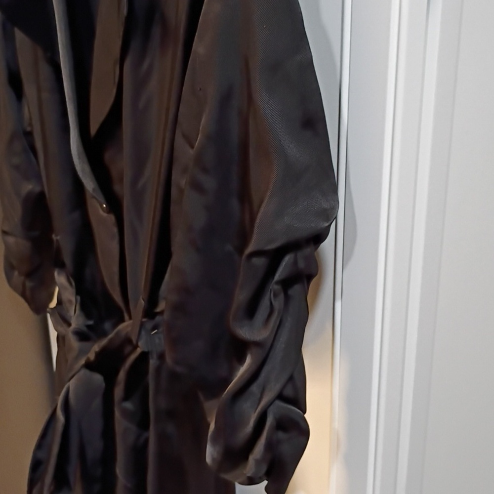 Cinq à Sept Kiera Black Satin Blazer - Picture 5 of 8